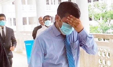 নিঃশর্ত ক্ষমা চেয়ে রেহাই পেলেন বোয়ালমারীর ইউএনও