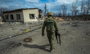 ইউক্রেনে রাশিয়ার ক্ষেপণাস্ত্র হামলায় নিহত ৪  