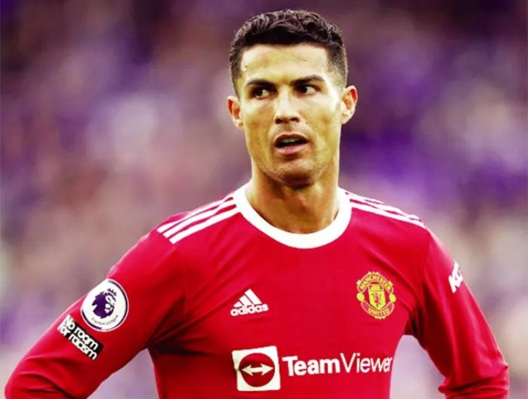 রোনালদোকে ছেড়ে দিচ্ছে ম্যানইউ অল্পতে নিতে চায় চেলসি!