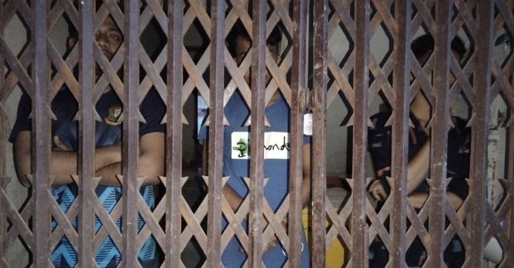 সাড়ে ৮ ঘণ্টা ধরে চার ছাত্র তালাবদ্ধ, উদ্ধার করলেন ইউএনও