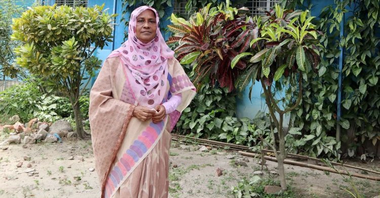 ৬২ বছর বয়সে মাস্টার্স পাস করলেন আরেফা