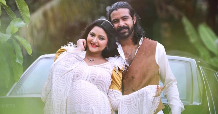 রোম্যান্টিক ছবিতে মুগ্ধতা ছড়ালেন রাজ-পরী