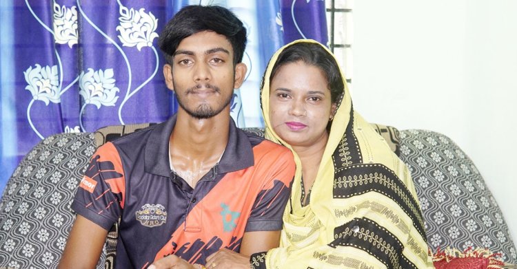 ফেসবুকে প্রেম, শিক্ষিকাকে বিয়ে করলেন কলেজছাত্র