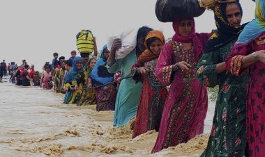 অতি বর্ষণে বিপর্যস্ত পাকিস্তান ও ইরান