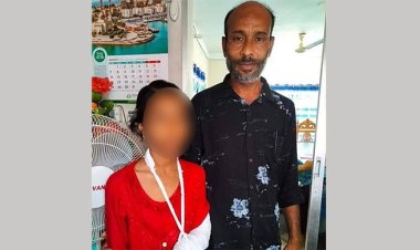 ক্লাসে ঢুকতে দেরি হওয়ায় ছাত্রীর হাত ভাঙলেন শিক্ষক