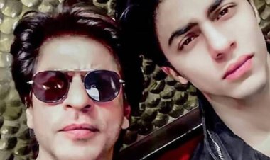  ছুটে এসে সেলফি তোলার চেষ্টা, হঠাৎ চটলেন শাহরুখ