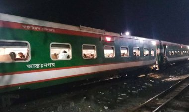 টাঙ্গাইলে আবারও ট্রেনের ইঞ্জিন বিকল, রাতভর দুর্ভো‌গে যাত্রীরা