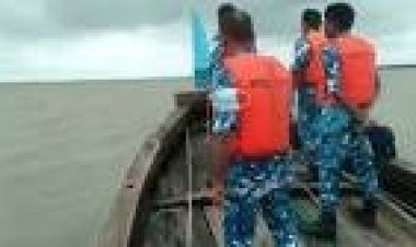 সাগরে ৩ দিনে ট্রলার ডুবে ১৯ জেলে নিখোঁজ