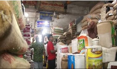 ডলারের চাপে অস্থির তেল-চিনির পাইকারি বাজার