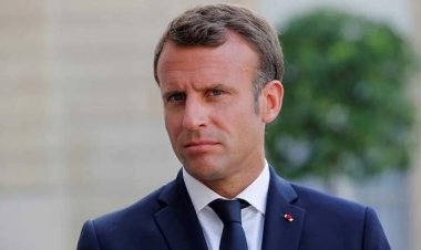 সালমান রুশদির পাশে থাকার ঘোষণা ফরাসি প্রেসিডেন্টের