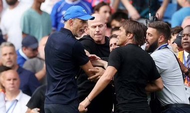 চেলসি-টটেনহ্যাম কোচের হাতাহাতি, দেখলেন লালকার্ড