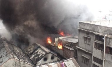 চকবাজারে অগ্নিকাণ্ড : হোটেল মালিক গ্রেপ্তার,নিহতদের ২ লাখ টাকা করে দেবে সরকার
