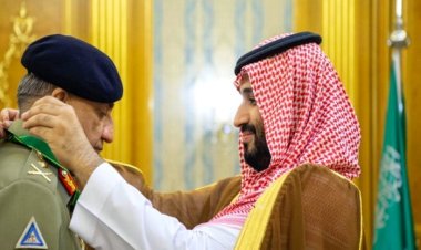  আরব আমিরাতের সর্বোচ্চ পুরস্কার পেলেন পাকিস্তানের সেনাপ্রধান