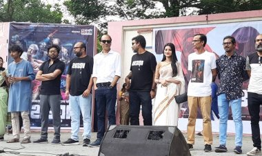 খুলনায় দর্শক মাতালো টিম ‘হাওয়া’