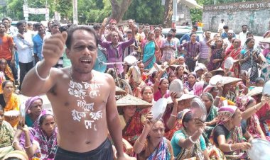 সিলেট বিমানবন্দর সড়ক অবরোধ করে চা-শ্রমিকদের  বিক্ষোভ