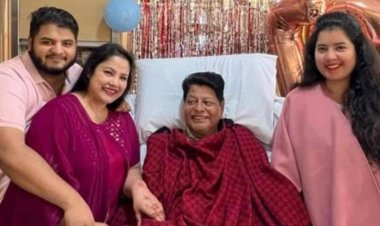  ফারুককে দেখতে সিঙ্গাপুরে পুত্র-কন্যা