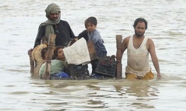  বন্যায় মৃত্যু হাজারের বেশি, আরও বৈশ্বিক সহায়তা চায় পাকিস্তান