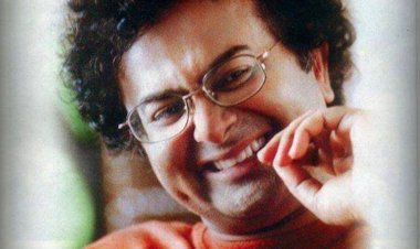  চলচ্চিত্রকার ঋতুপর্ণ ঘোষের জন্মদিন আজ