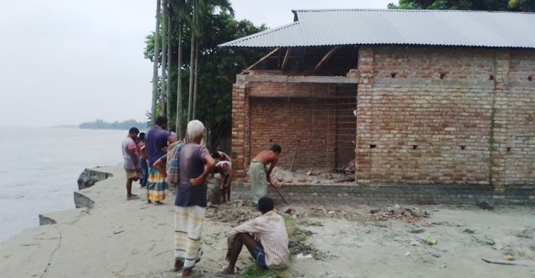 উত্তরে বাড়ছে নদ-নদীর পানি, ভাঙনে নিঃস্ব বহু পরিবার