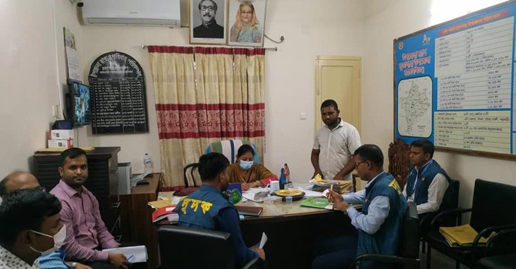হাসপাতালের সামনেই নিজ মালিকানায় ক্লিনিক চালান ব্রাদার