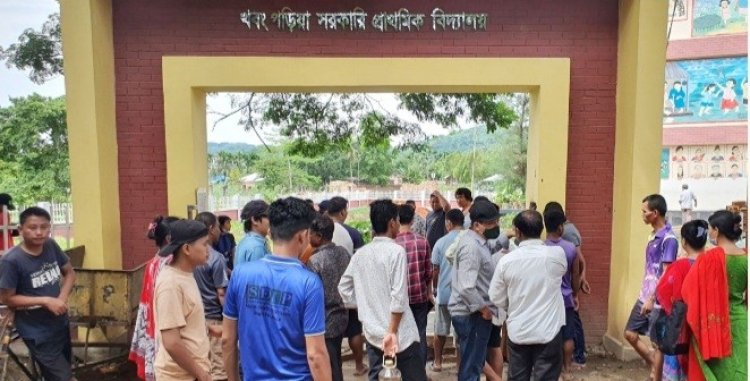 খাগড়াছড়িতেবিদ্যালয়ের গেট ভেঙে প্রাণ গেল শিক্ষার্থীর