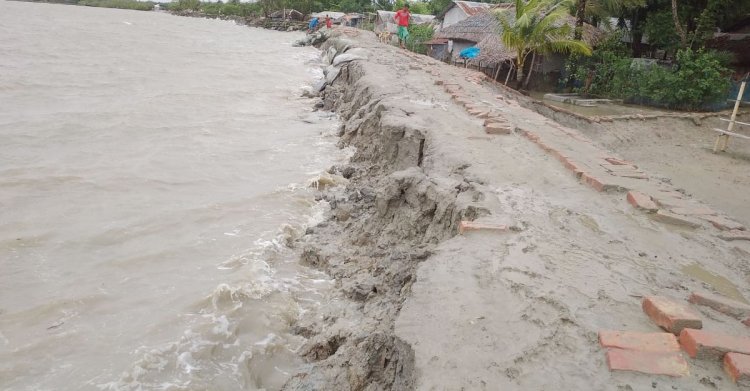 জলোচ্ছ্বাসের আশঙ্কা, সাতক্ষীরা উপকূলে ঝুঁকিতে ৬২ কিমি বেড়িবাঁধ