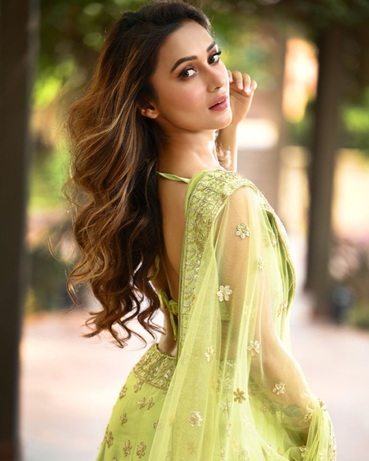 মাছ-মাংস ছেড়ে ভিগান হতে চান মিমি