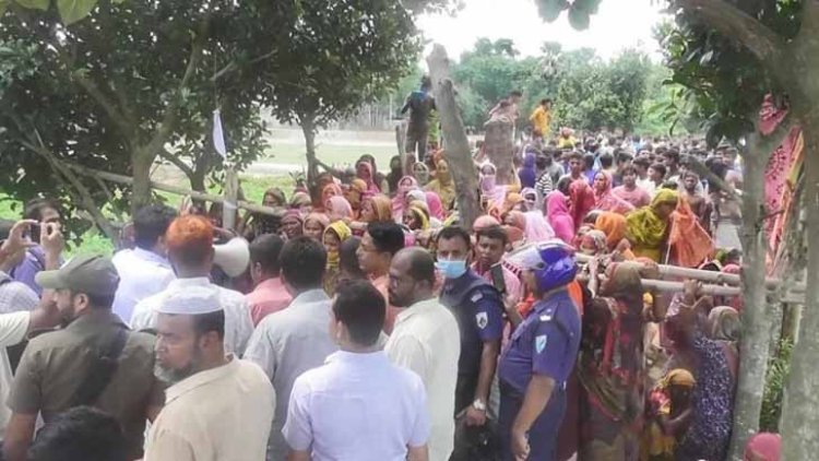 গ্রামবাসীর হামলায় এসিল্যান্ড হাসপাতালে, ইউএনওর গাড়ি ভাঙচুর