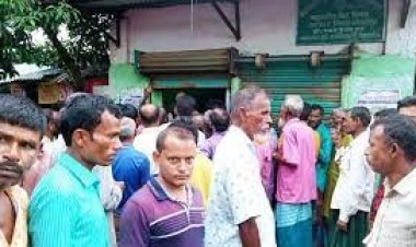 সার সংকট: ‘চাল-ডালের দরকার নেই, ইউরিয়া-পটাশ খেয়ে বাঁচেন’