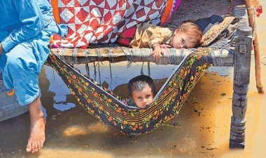  পাকিস্তানে বন্যা, ঝুঁকিতে ৩০ লাখের বেশি শিশু