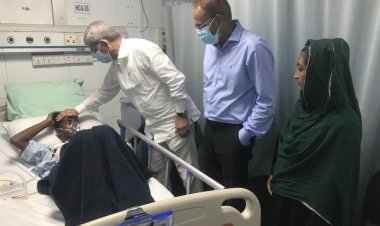 পুলিশের গুলিতে আহত  ছাত্রদল নেতা  শ্রাবণকে দেখতে হাসপাতালে গেলেন  মির্জা ফখরুল