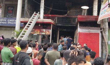 যাত্রাবাড়ীতে রেস্তোরাঁর আগুনের সূত্রপাত ট্রান্সফরমার বিস্ফোরণে