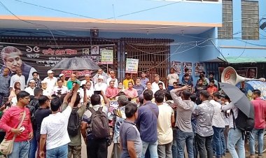  নারায়ণগঞ্জে গ্যাসের দাবিতে তিতাসের আঞ্চলিক কার্যালয় ঘেরাও