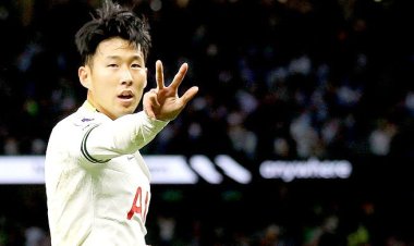 ১৩ মিনিটের ঝড়ে ইতিহাস গড়লেন সন