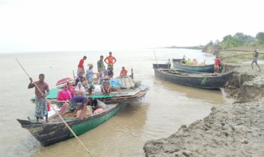 পদ্মায় সব হারিয়ে দিশেহারা চরের বাসিন্দারা, স্থায়ী বাঁধের দাবি
