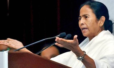 রাজনৈতিক কারণে ঐতিহাসিক ঘটনা বদলে দেওয়া হচ্ছে: মমতা ব্যানার্জি