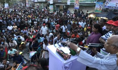 দাবি আদায় না করে রাজপথ ছাড়বো না: ড. মোশাররফ