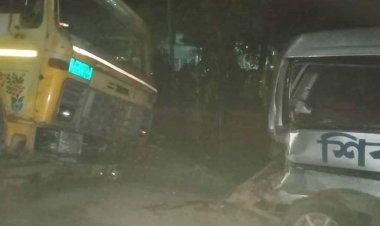 দিনাজপুর মেডিকেল কলেজের সামনে ট্রাকচাপায় ২ পথচারী নিহত