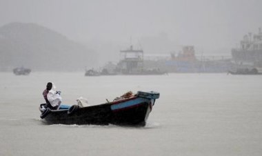 ১৪ নদীবন্দরে সতর্কতা, ভারি বৃষ্টির আভাস