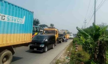 ঢাকা-চট্টগ্রাম মহাসড়কে ২৫ কিলোমিটার যানজট 