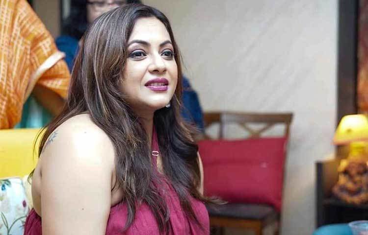 জন্মদিনের ভিডিও নিয়ে কটূক্তি, কড়া জবাব শ্রীলেখার