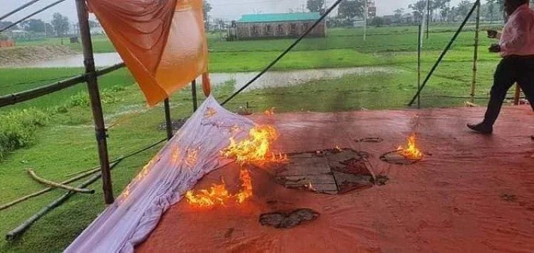আ. লীগের হামলায় বারহাট্টায় বিএনপির সম্মেলন পণ্ড, মঞ্চে আগুন