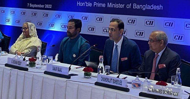 বাংলাদেশে ভারতের বড় বিনিয়োগের আহ্বান প্রধানমন্ত্রীর