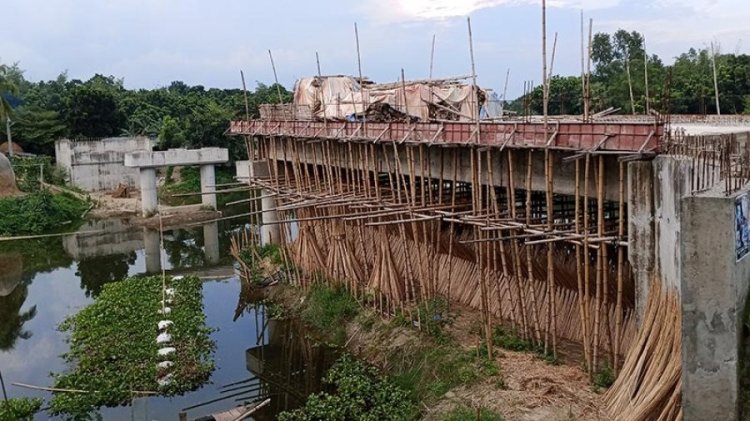 সেতু ১১ মাসে নির্মাণের চুক্তি, কাজ শেষ হয়নি তিন বছরেও