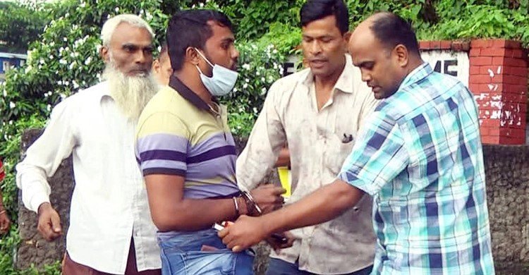 ইয়াবা দিয়ে পথচারীকে ফাঁসানোর অভিযোগে এএসআই বরখাস্ত