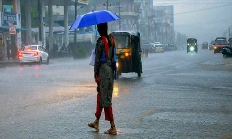 জোয়ারে ভাসছে উপকূল, থাকবে ঝড়-বৃষ্টি