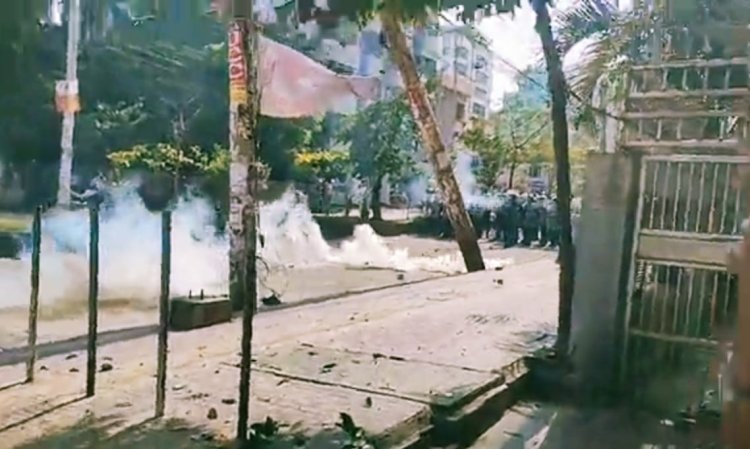মিরপুরে বিএনপির সমাবেশে আ.লীগের হামলা, পুলিশের টিয়ার সেল নিক্ষেপ