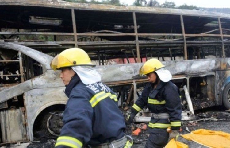  চীনে ভয়াবহ বাস দুর্ঘটনা, নিহত ২৭