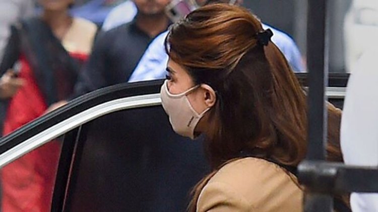 সুকেশের কাছ থেকে কী পেয়েছেন, জানালেন জ্যাকুলিন