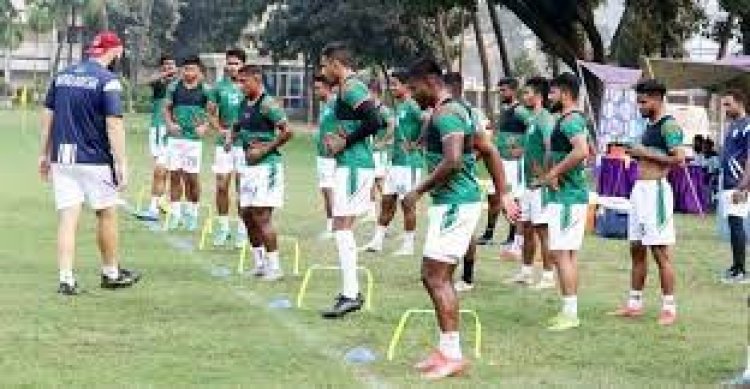 কম্বোডিয়ার মুখোমুখি বাংলাদেশ, সাবিনাদের সাফল্যে ‘চাপে’ জামালরা